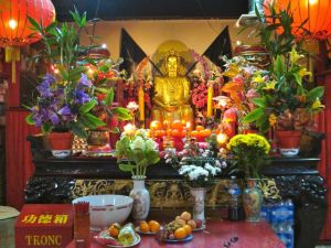 Buddha in underground temple, rue du Disque